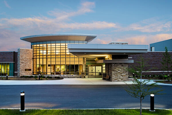 Healthcare Construction Solutions - Kishwaukee Cancer Center exterior entrance and driveway